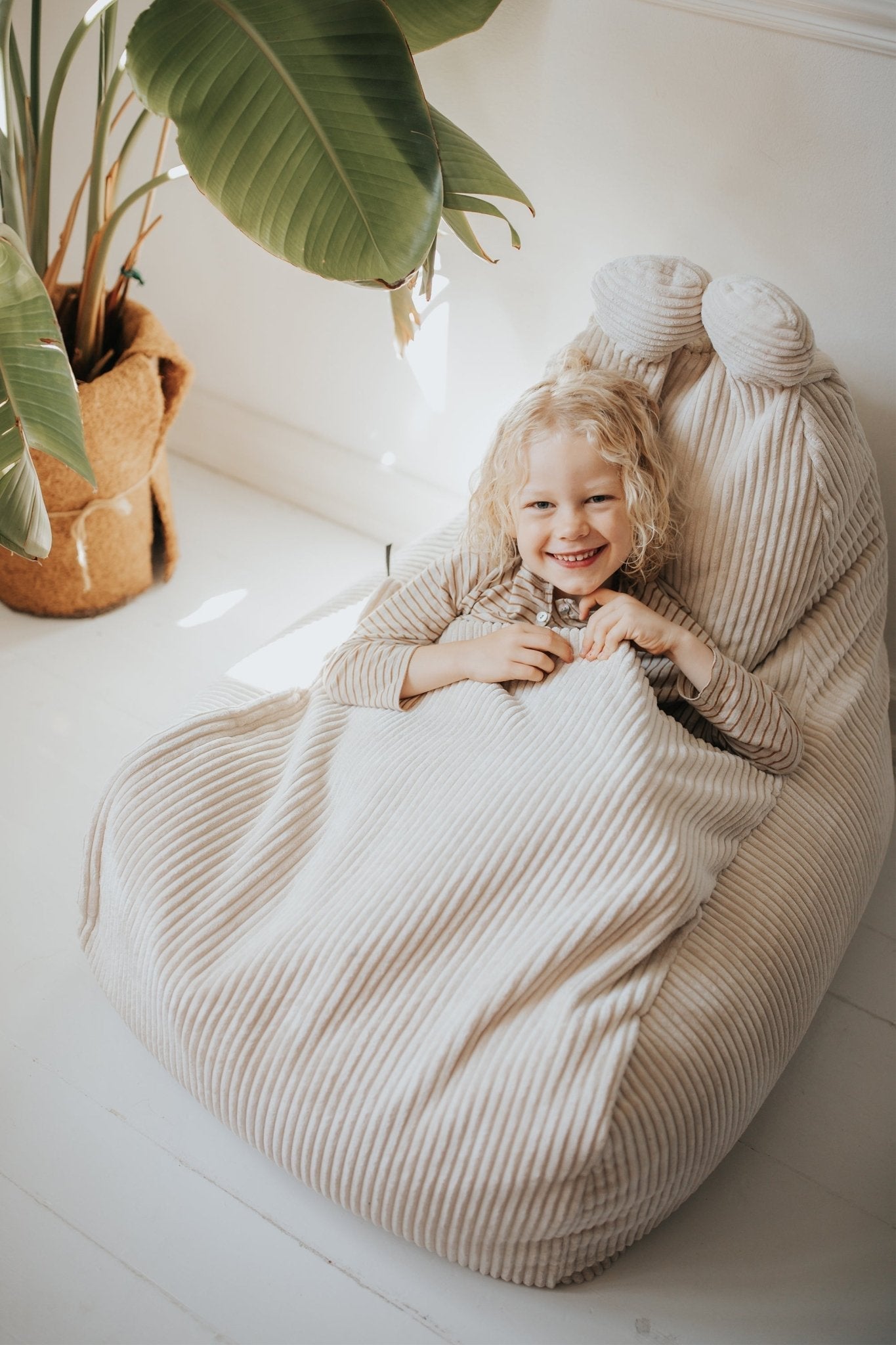 TEDDY L Bean Bag, Corduroy Dark Grey - Scandinavian Stories by Marton