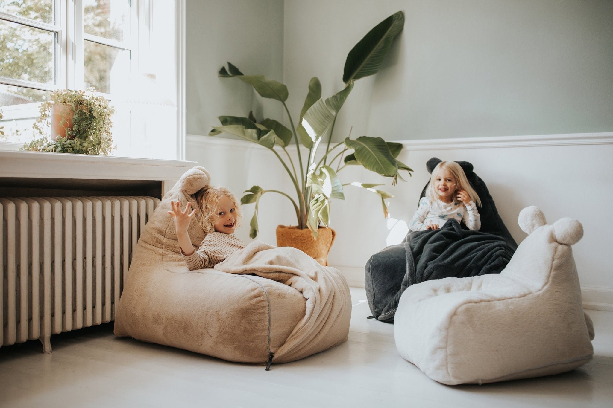 TEDDY L Bean Bag, Fur Beige - Scandinavian Stories by Marton